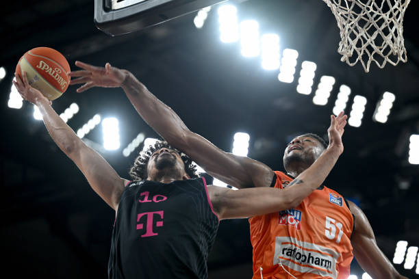 更为足球世 更为足球世